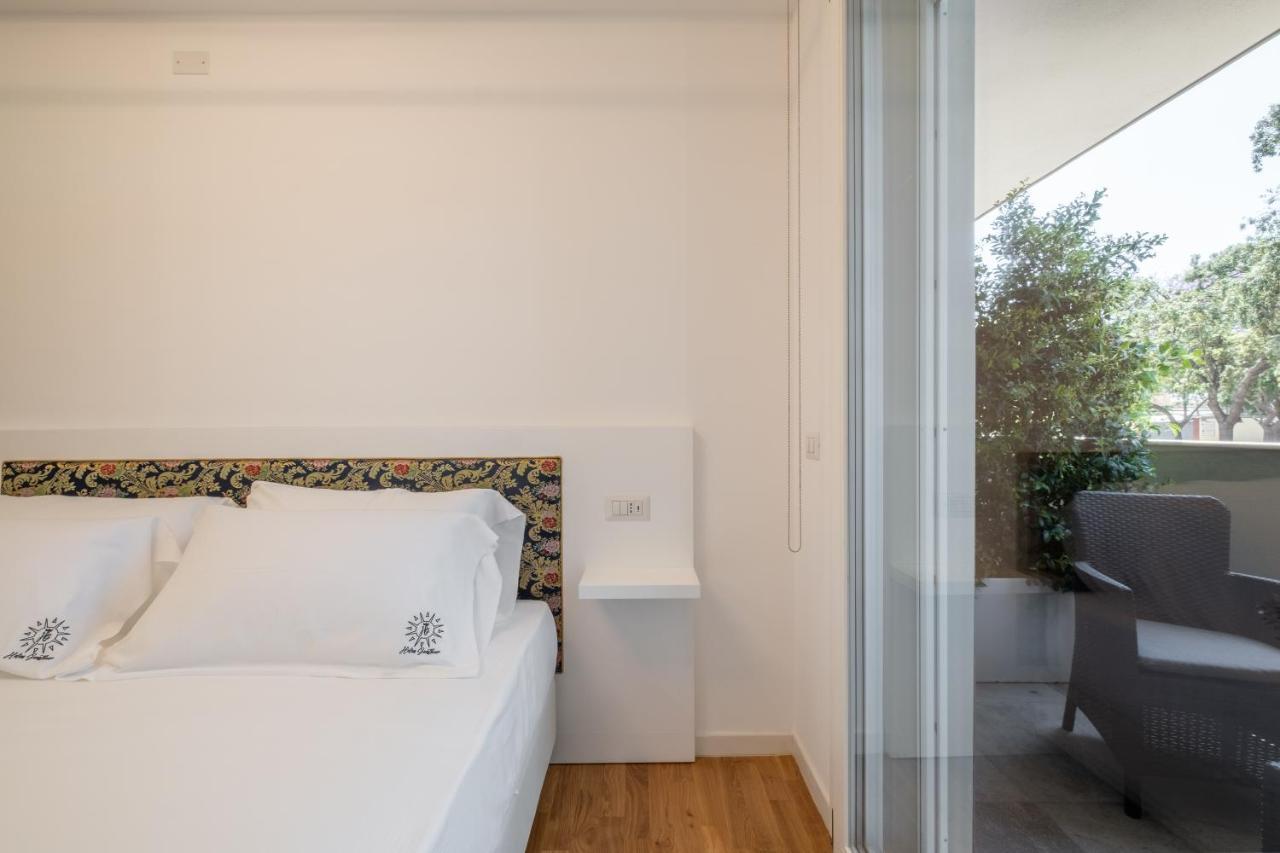 Helios Guest House Кальяри Экстерьер фото