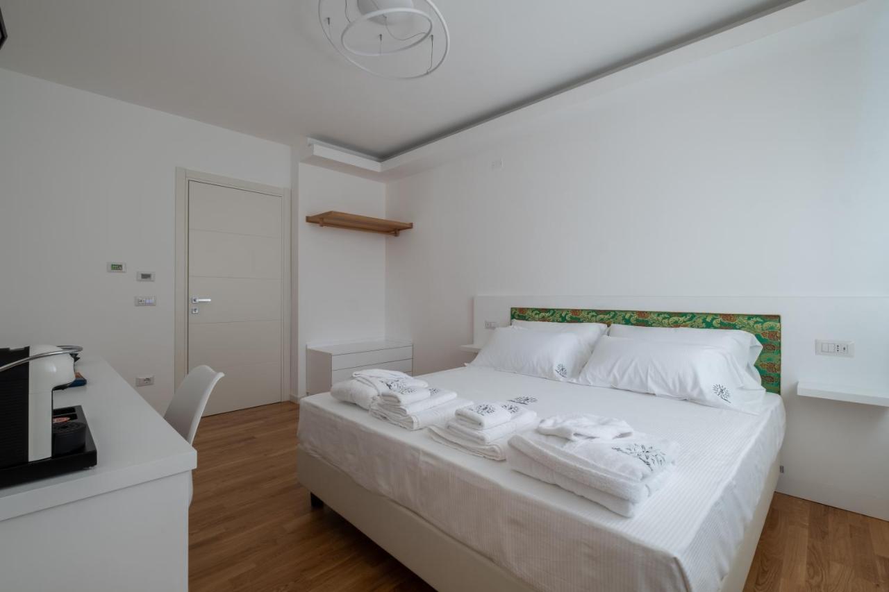 Helios Guest House Кальяри Экстерьер фото